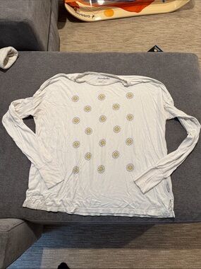 The Laundry Room White bored daisies Graphic Tee with Black Logo Print